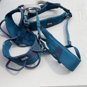 Petzl Adjama Women's Climbing Harness in Teal Blue
